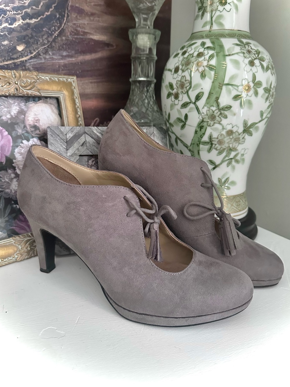 Naturalizer Paxton Gray Suede Like Tassel Heel Pumps 9